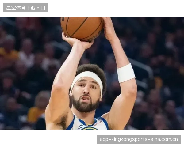 NBA猛龙西亚卡姆突破分球找到底角射手，助力球队再创辉煌
