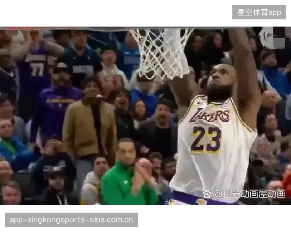 NBA湖人末节连续抓住错位机会,进攻流畅度急速提升
